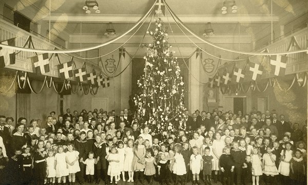 Juletræsfest i Arbejdernes Forsamlingsbygning, 1916-17