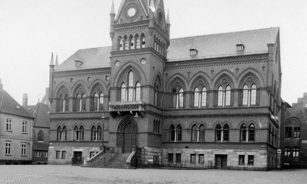 Rådhuset, 1868-78 og 1927 - Nu