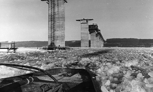 Vejlefjordbroen under opførelse i februar 1979